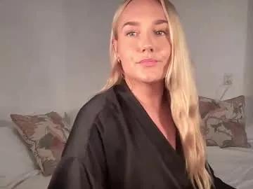 swedish_candii on Chaturbate