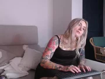 tattoobbgirl on Chaturbate