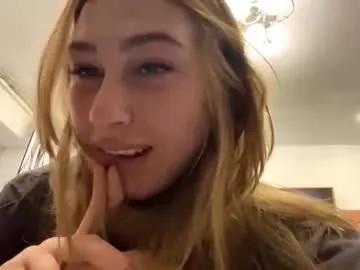 tynishakronenberg — Hi cb! I'm Alexa #new here and #18 yo GOALwarmed hello for you! #cute #shy #blonde [6 tokens remaining]