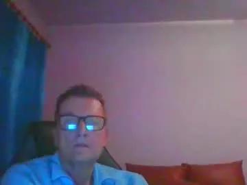 Freechat ulmeni4 on Chaturbate