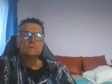 Freechat ulmeni4 on Chaturbate