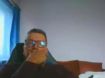 Freechat ulmeni4 on Chaturbate