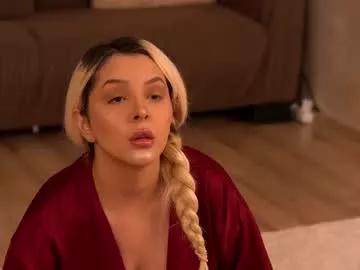 victoriamorrone on Chaturbate