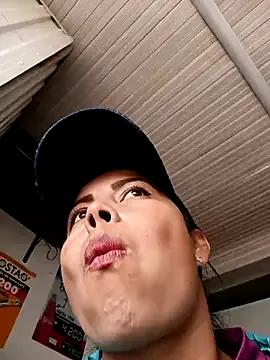 _andrea30 on StripChat