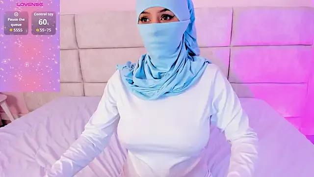 _Nadiaa on StripChat