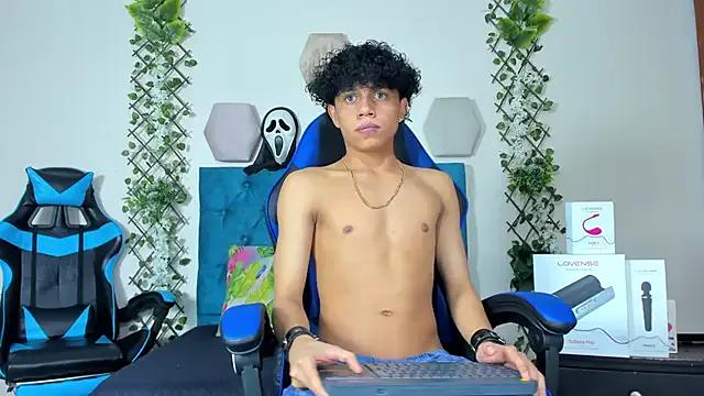 _taylor_black on StripChat