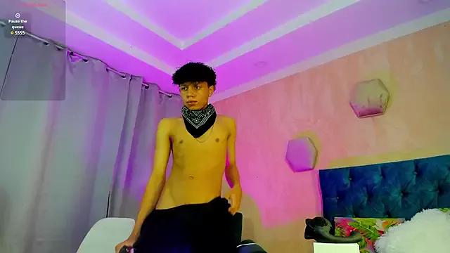 _taylor_black on StripChat