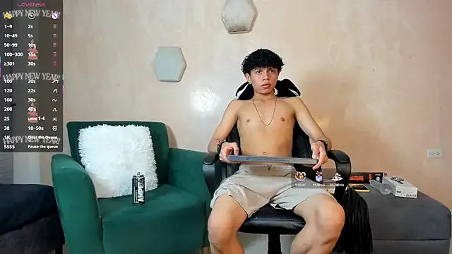 _taylor_black on StripChat