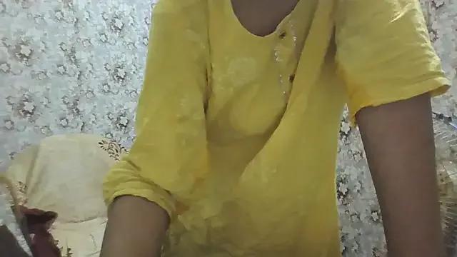 Freechat aarjulove on StripChat