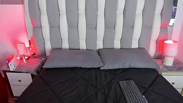 Adaara_Rey on StripChat