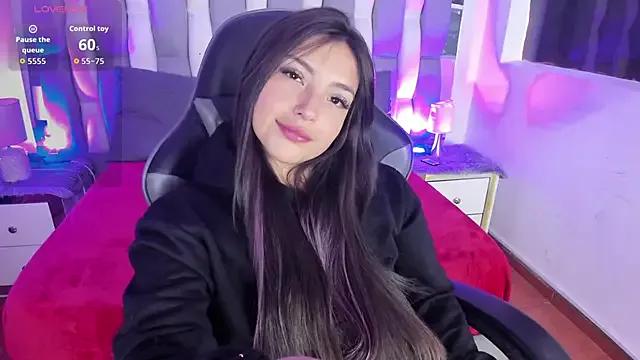 Adaara_Rey on StripChat