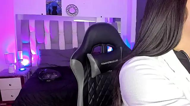 Adaara_Rey on StripChat