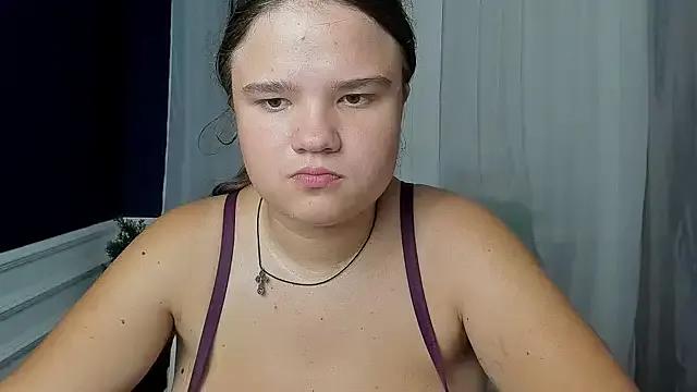 AdeleCruz on StripChat