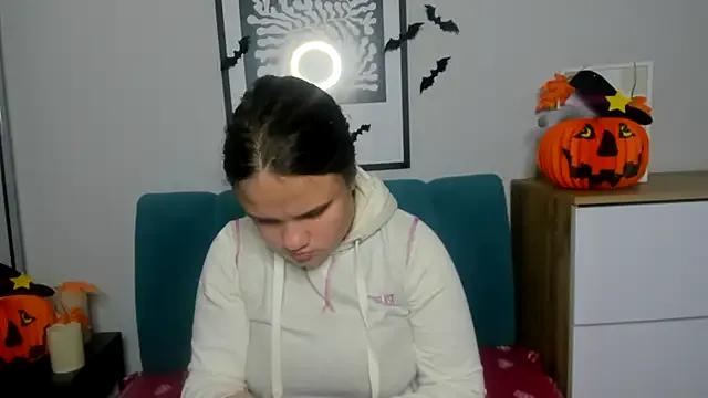 AdeleCruz on StripChat