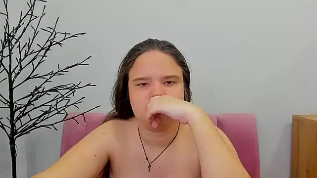 AdeleCruz on StripChat