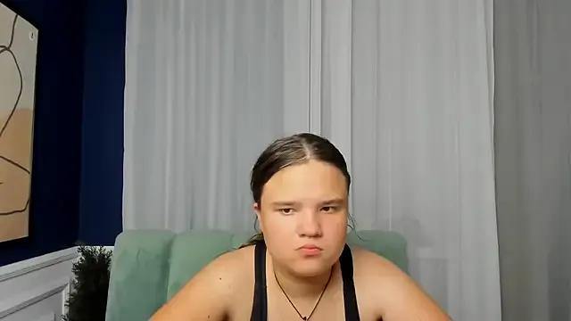 AdeleCruz on StripChat