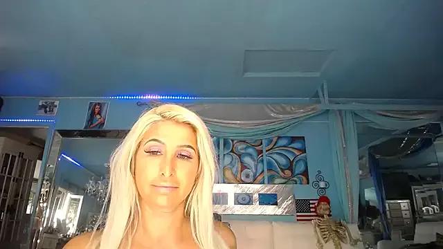 ADRIANNA_FOX on StripChat