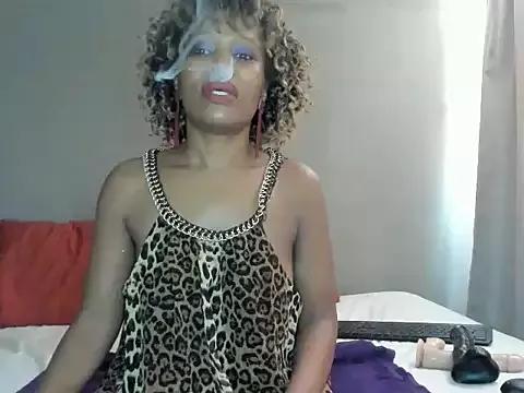 AfricanSquirtingQueen on StripChat