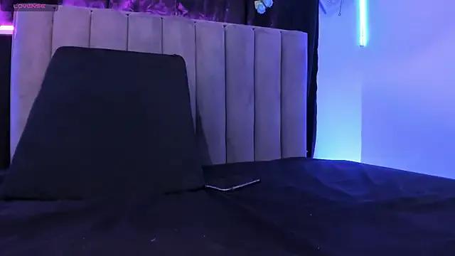 AkiraStone_ on StripChat