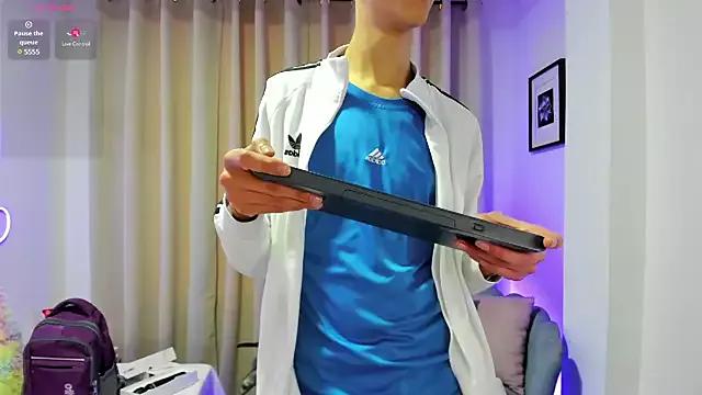 alahia_sweet on StripChat