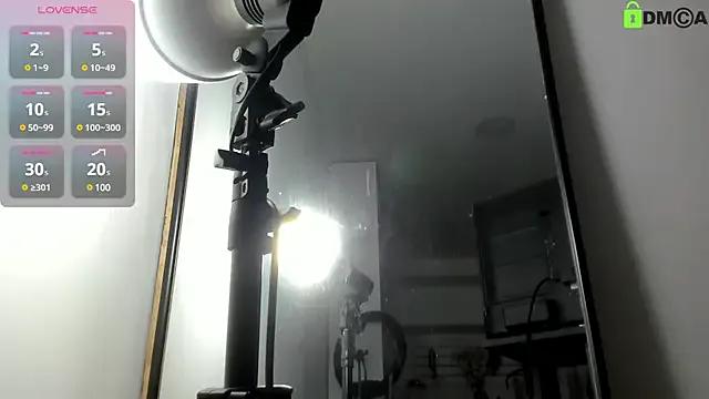 Alejandra_Dunn on StripChat