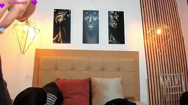 alesziarose on StripChat