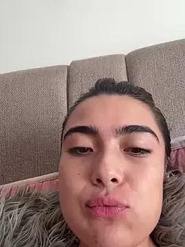 Alexandra_ra on StripChat