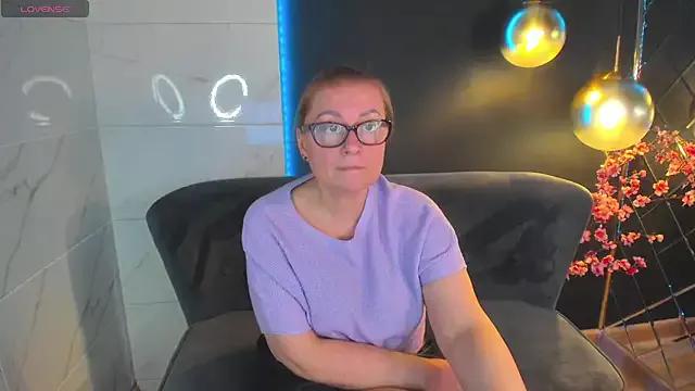 AlexandraKind on StripChat