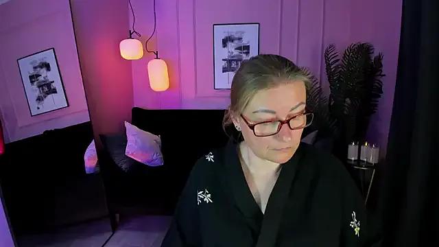 AlexandraKind on StripChat