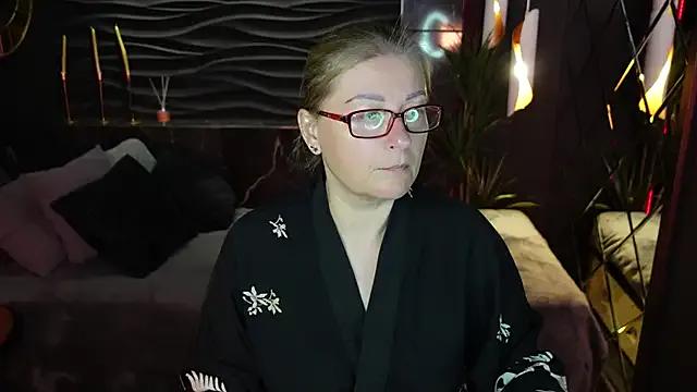 AlexandraKind on StripChat