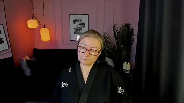 AlexandraKind on StripChat