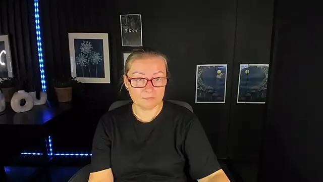 AlexandraKind on StripChat