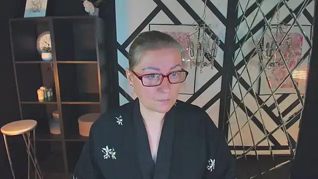 AlexandraKind on StripChat