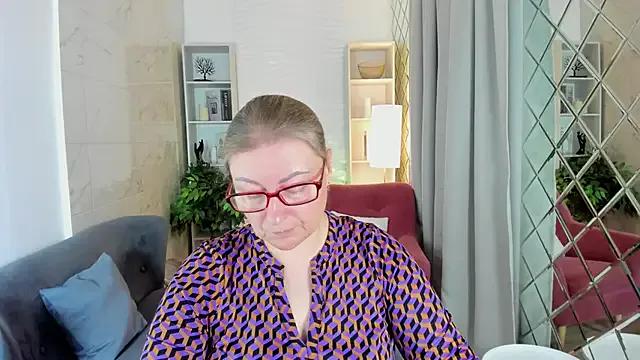 AlexandraKind on StripChat