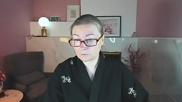 AlexandraKind on StripChat