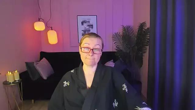 AlexandraKind on StripChat