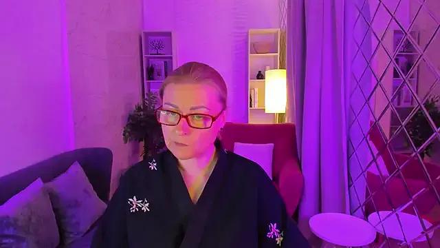 AlexandraKind on StripChat