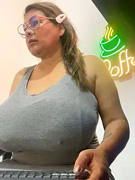 AlexxiaaMat on StripChat