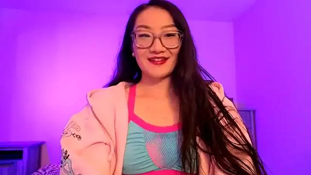 Aliciaz3 on StripChat