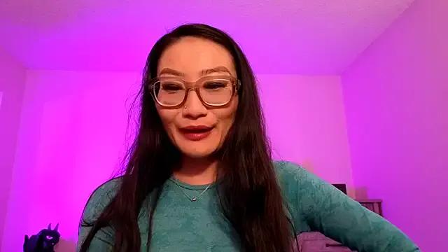 Aliciaz3 on StripChat