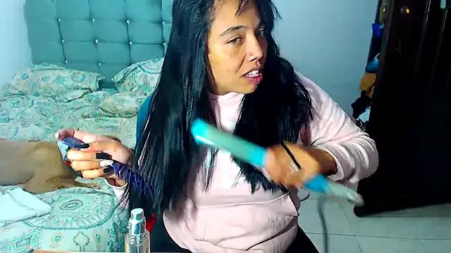 AmaraRoberts420 on StripChat