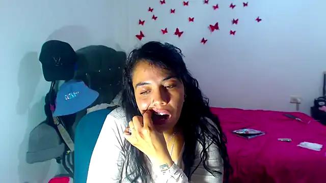 AmaraRoberts420 on StripChat