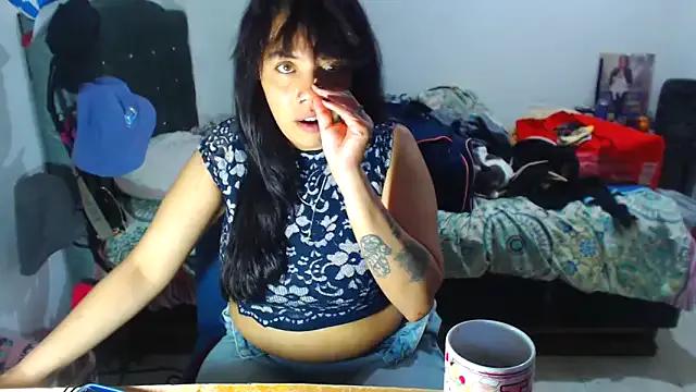 AmaraRoberts420 on StripChat