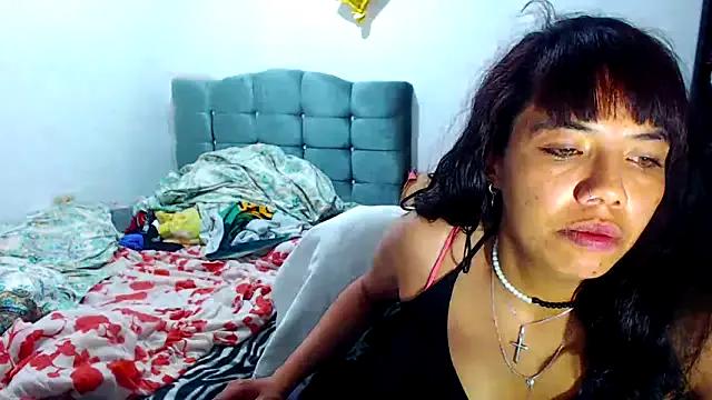 AmaraRoberts420 on StripChat