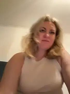 Amelia-Diamond — :ahh: Pinch my nipples 6 times