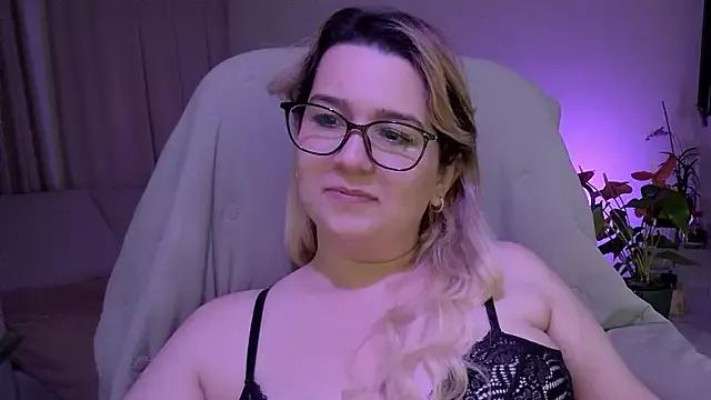 amooraaamoon on StripChat