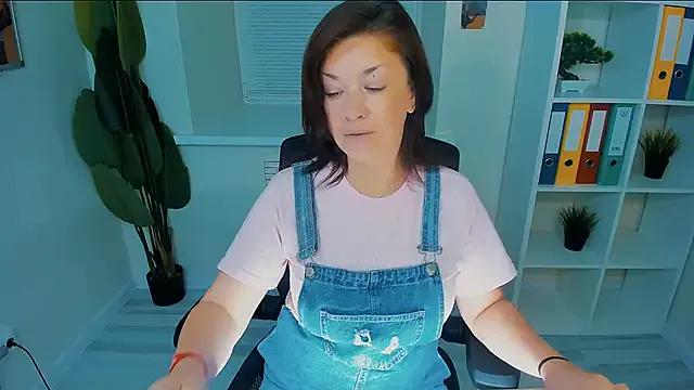 AnaMills on StripChat