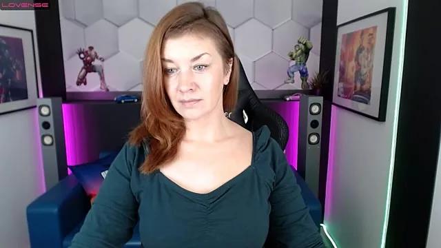 AnaMills on StripChat