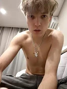 And25bn — Freechat on StripChat