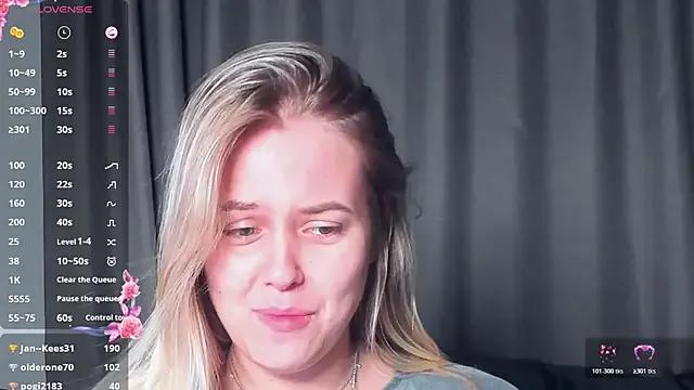 AngelAnty on StripChat